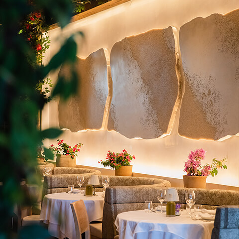 Avra dining room